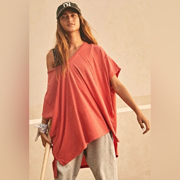 FREE PEOPLE MOVEMENT CITY VIBES TEE - MARASCHINO - Picture 2 of 10